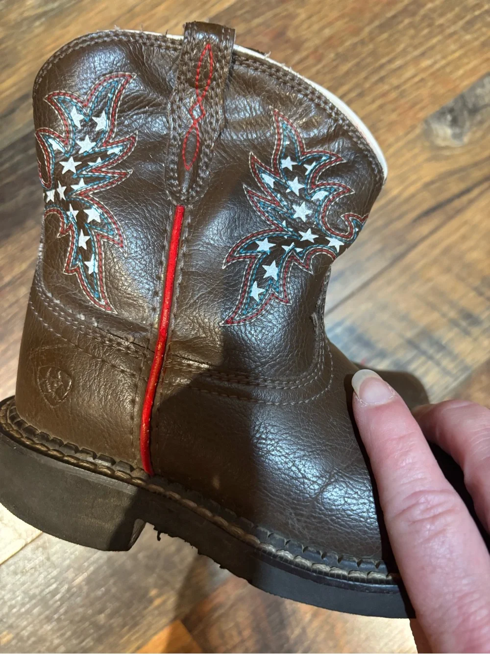 Ariat western cowboy round toe boots child size 10